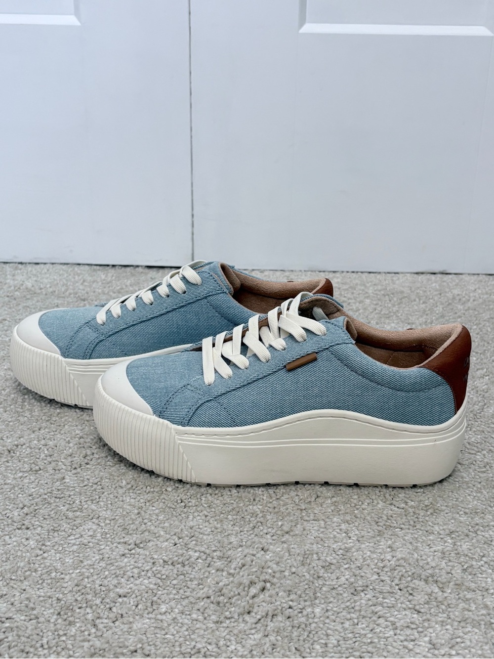 BRAND NEW Wrangler Light Blue Canvas Low-Top Sneakers with Cream Laces - Picture 7 of 10